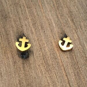 New anchor stud earrings
